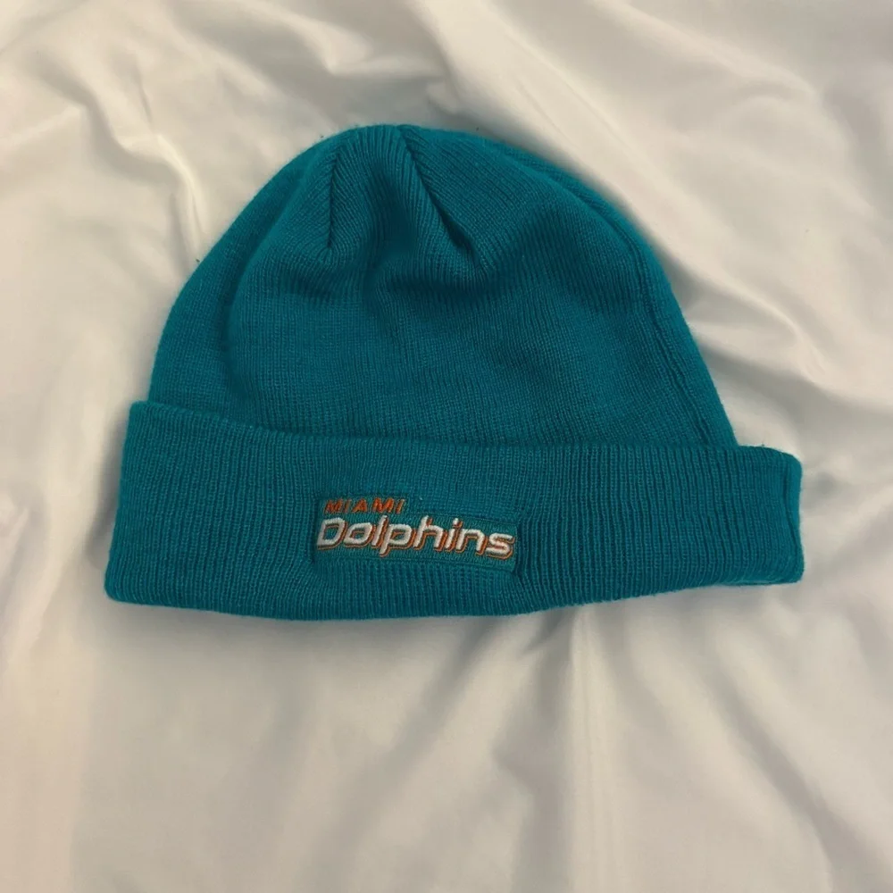 Like New NFL Team Apparel Miami Dolphins Logo Knit Beanie